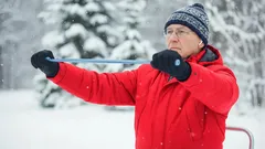 Vain 15 minuuttia päivässä ja nivelet ovat kuin uudet: parhaat harjoitukset yli 60-vuotiaille