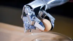 Aavemaisen inhimillisistä androidikasvoista maanalaisiin droneihin: vuoden 2025 oudoimmat robotit