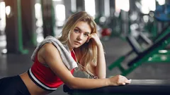 Karhukävely: miten yksinkertainen harjoitus muokkaa vartaloa ja polttaa kaloreita