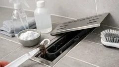 7 kotikonstia kylpyhuoneen puhdistukseen: viemäri auki, kalkki pois ja saumat kirkkaiksi