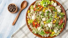 Et saa enää irti: herkullisin kiinankaalisalaatti 10 minuutissa